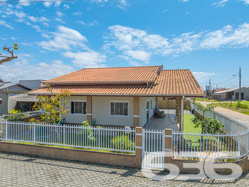 Casa à venda no bairro Salinas, em Balneário Barra