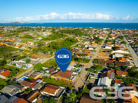 CASA COM 3 QUARTOS NO BAIRRO SALINAS - ESTUDA PERMUTA
Esta é uma residência térrea com 90m² de área construída sobre um terreno amplo de 325m², sendo 13 metros de frente por 25 metros em ambos os lados. Está situado em ótima localização, sendo excelente para veranistas, situado a cerca de 700 metros da praia - com inúmeras opções de lazer naturais, como: poder praticar diferentes esportes, ver gente nova, levar as crianças para brincar na areia, fazer uma caminhada no início da manhã, andar de bicicleta no final da tarde… as possibilidades são inúmeras
A casa dispõe de 3 dormitórios confortáveis, sala de estar e sala de jantar, cozinha, banheiro social, vaga de garagem e um proveitoso pátio nos fundos. Os cômodos possuem cores atraentes e uma boa iluminação.
Fale com um de nossos corretores agora mesmo e agende sua visita!
Telefone: (47) 3448-3636
WhatsApp: (47) 99190-0636