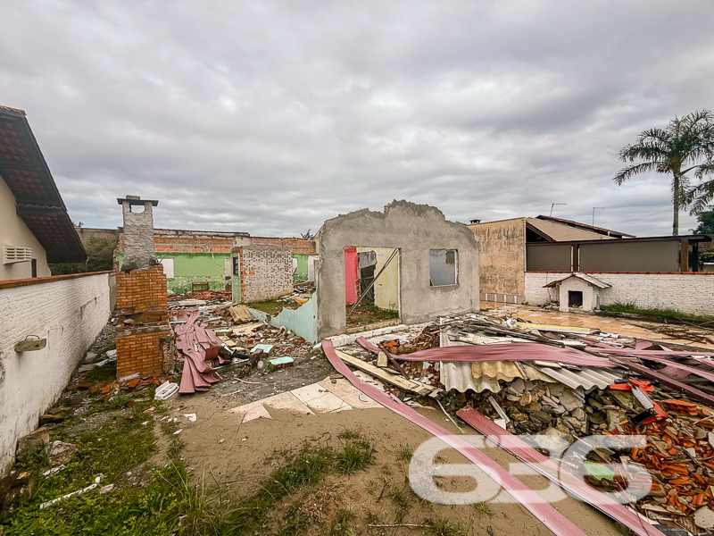Terreno à venda no Pinheiros, Balneário Barra do S