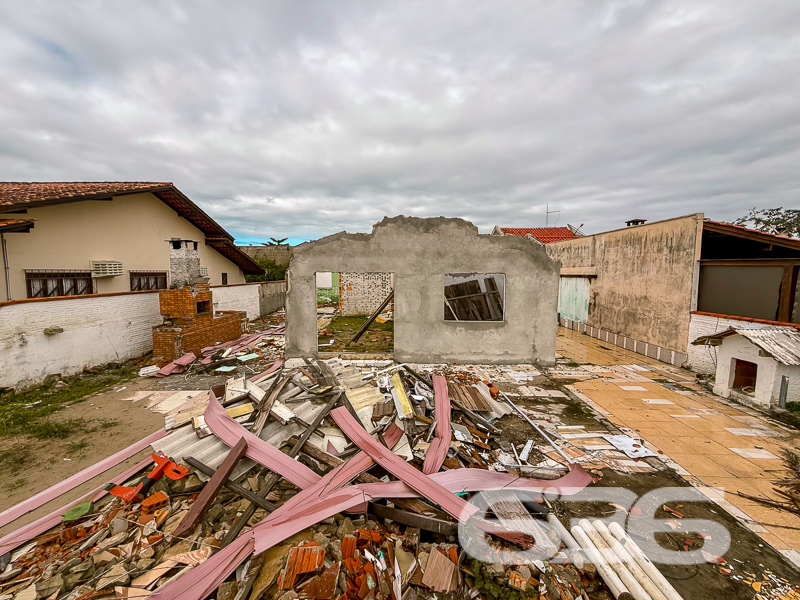 Terreno à venda no Pinheiros, Balneário Barra do S