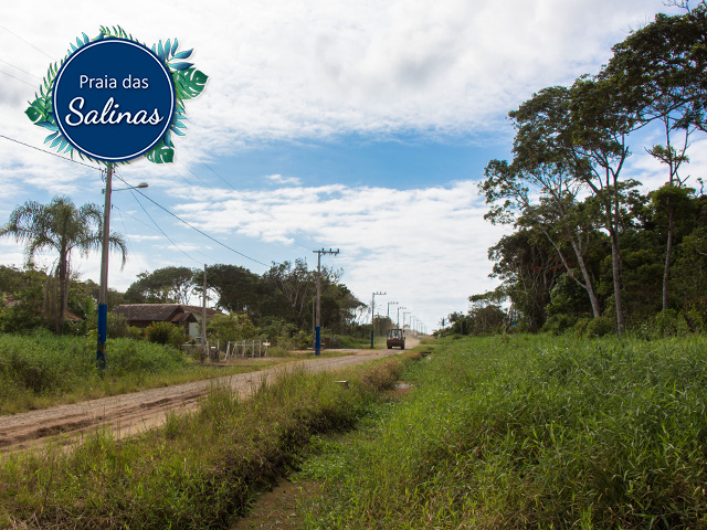 SALINAS: TERRENO COM FINANCIAMENTO FLEXÍVEL DIRETO COM A 636

Descubra o local perfeito para construir a casa dos seus sonhos em Balneário Barra do Sul, no bairro Salinas. Este terreno plano e regular, com 350m², oferece o cenário ideal para um projeto de vida tranquilo e harmonioso.

Situado no bairro Salinas, conhecido por sua tranquilidade e beleza natural, este terreno está a poucos minutos das praias deslumbrantes de Balneário Barra do Sul. A região oferece fácil acesso a todas as comodidades necessárias para o dia a dia, incluindo mercados, escolas e serviços de saúde, além de estar próximo a áreas de lazer e entretenimento.

A 636 Negócios Imobiliários apresenta uma oportunidade única: adquira seu terreno com entrada facilitada e o saldo parcelado diretamente conosco. Oferecemos planos de financiamento flexíveis, com opções de 60, 84, 120 ou até 144 parcelas mensais, todas corrigidas pelo IPCA, proporcionando a você a chance de investir no seu futuro sem comprometer seu orçamento.

Não perca esta chance de construir a casa dos seus sonhos em uma das localizações mais cobiçadas de Balneário Barra do Sul. Entre em contato conosco hoje mesmo pelo telefone (47) 3448-3636 ou WhatsApp (47) 99190-0636 e saiba mais sobre este terreno e outras oportunidades. Visite nosso site para mais informações: i636.com.br.
