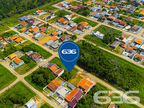 OPORTUNIDADE ÚNICA EM BALNEÁRIO BARRA DO SUL – TERRENO ESPAÇOSO E VERSÁTIL!
Descubra o potencial deste terreno espaçoso de 350m², localizado no bairro Salinas, em Balneário Barra do Sul. Com uma frente de 14 metros e 25 metros de profundidade, este terreno oferece um leque de possibilidades para construir a casa dos seus sonhos ou realizar um investimento inteligente em geminados.
Terrenos com vendas parceladas, financiamento direto com a Imobiliária 636. Entrada facilitada e o saldo em até 144 parcelas. (Correção monetária anual pelo IGPM/FGV.)
Ele é perfeito para quem busca um espaço amplo para construir uma residência personalizada ou para investidores que desejam desenvolver projetos imobiliários rentáveis, como a construção de geminados.
Situado no bairro Salinas, este terreno combina a tranquilidade de uma área residencial com a conveniência de estar próximo a praias deslumbrantes, comércios e serviços essenciais.
Viva a experiência de estar próximo às belezas naturais do litoral catarinense, com fácil acesso a praias paradisíacas e lagoas encantadoras, proporcionando um estilo de vida único e relaxante.
Com mais de 30 anos de experiência no mercado imobiliário, estamos prontos para ajudá-lo a realizar seu projeto de vida ou investimento. Para mais informações, entre em contato pelo telefone (47) 3448-3636 ou WhatsApp (47) 99190-0636.
Este e outros milhares de imóveis no site: i636.com.br