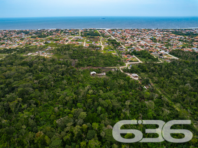 BAIRRO SALINAS - BALNEÁRIO BARRA DO SUL - INVISTA NO LITORAL CATARINENSE COM ESTE TERRENO DE 396M²!
Descubra o local perfeito para investir no seu futuro em Balneário Barra do Sul! Este terreno com 396m² de área total oferece um espaço generoso para você criar seu próprio refúgio à beira-mar.
ESPAÇO E POSSIBILIDADES:
Imagine as possibilidades que este terreno oferece! Com 396m², você tem espaço suficiente para uma casa espaçosa, um belo jardim e até mesmo uma área de lazer com piscina e churrasqueira. O céu é o limite quando se trata de personalizar este espaço ao seu gosto.
VIVA O MELHOR DO LITORAL CATARINENSE:
Localizado no bairro Salinas, desfrute da proximidade com praias deslumbrantes, restaurantes de frutos do mar e uma variedade de atividades aquáticas.
ESCOLHA A 636 NEGÓCIOS IMOBILIÁRIOS:
Com mais de 30 anos de experiência e um legado de excelência, a 636 Negócios Imobiliários é a sua parceira ideal para uma compra segura e eficiente.
Telefone: (47) 3448-3636
WhatsApp: (47) 99190-0636
Este e outros milhares de imóveis no site: i636.com.br