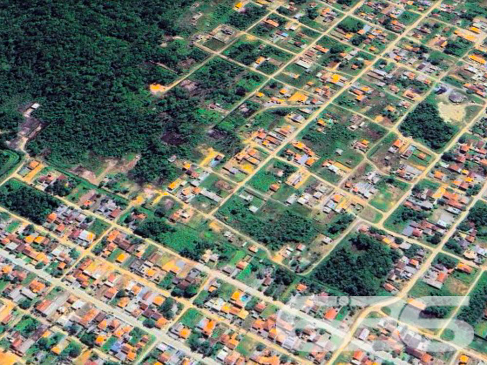 TERRENO À VENDA NO BAIRRO SALINAS - BALNEÁRIO BARRA DO SUL - APROVEITE ESTA GRANDE OPORTUNIDADE!

Descubra o local perfeito para investir no seu futuro em Balneário Barra do Sul! Este terreno com 439m² de área total oferece um espaço generoso para você.

ESPAÇO E POSSIBILIDADES:
Imagine as possibilidades que este terreno oferece! Com 439m², você tem espaço suficiente para uma casa espaçosa, um belo jardim e até mesmo uma área de lazer com piscina e churrasqueira. O céu é o limite quando se trata de personalizar este espaço ao seu gosto.

VIVA O MELHOR DO LITORAL CATARINENSE:
Localizado no bairro Salinas, desfrute da proximidade com praias deslumbrantes, restaurantes de frutos do mar e uma variedade de atividades aquáticas.

ESCOLHA A 636 NEGÓCIOS IMOBILIÁRIOS:
Com mais de 30 anos de experiência e um legado de excelência, a 636 Negócios Imobiliários é a sua parceira ideal para uma compra segura e eficiente.
Telefone: (47) 3448-3636
WhatsApp: (47) 99190-0636

Este e outros milhares de imóveis no site: i636.com.br