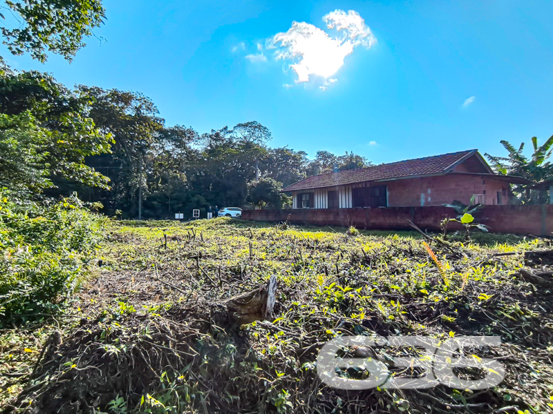 Terreno plano com face norte em meio à natureza em Balneário Barra do Sul/SC

Se você está em busca de um espaço tranquilo, cercado por verde, com fácil acesso e excelente potencial construtivo, este terreno no bairro Costeira é exatamente o que você procura. 

* Bairro Costeira – Balneário Barra do Sul/SC
* 300 m² 
* Local tranquilo, em meio à natureza

Entre em contato agora mesmo com a equipe da 636 e agende sua visita. Oportunidades como esta não duram muito!

 636 NEGÓCIOS IMOBILIÁRIOS: A SUA MELHOR ESCOLHA
Com mais de 30 anos de experiência, a 636 Negócios Imobiliários é sua parceira ideal para encontrar o imóvel perfeito. Estamos prontos para ajudá-lo a fazer deste imóvel o seu novo lar.
 
Telefone: (47) 3451-0636
WhatsApp: (47) 99190-0636
 
Não perca esta oportunidade única. Visite nosso site para mais informações: i636.com.br