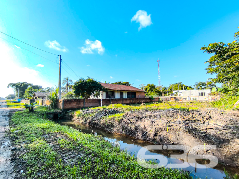 Terreno plano com face norte em meio à natureza em Balneário Barra do Sul/SC

Se você está em busca de um espaço tranquilo, cercado por verde, com fácil acesso e excelente potencial construtivo, este terreno no bairro Costeira é exatamente o que você procura. 

* Bairro Costeira – Balneário Barra do Sul/SC
* 300 m² 
* Local tranquilo, em meio à natureza

Entre em contato agora mesmo com a equipe da 636 e agende sua visita. Oportunidades como esta não duram muito!

 636 NEGÓCIOS IMOBILIÁRIOS: A SUA MELHOR ESCOLHA
Com mais de 30 anos de experiência, a 636 Negócios Imobiliários é sua parceira ideal para encontrar o imóvel perfeito. Estamos prontos para ajudá-lo a fazer deste imóvel o seu novo lar.
 
Telefone: (47) 3451-0636
WhatsApp: (47) 99190-0636
 
Não perca esta oportunidade única. Visite nosso site para mais informações: i636.com.br