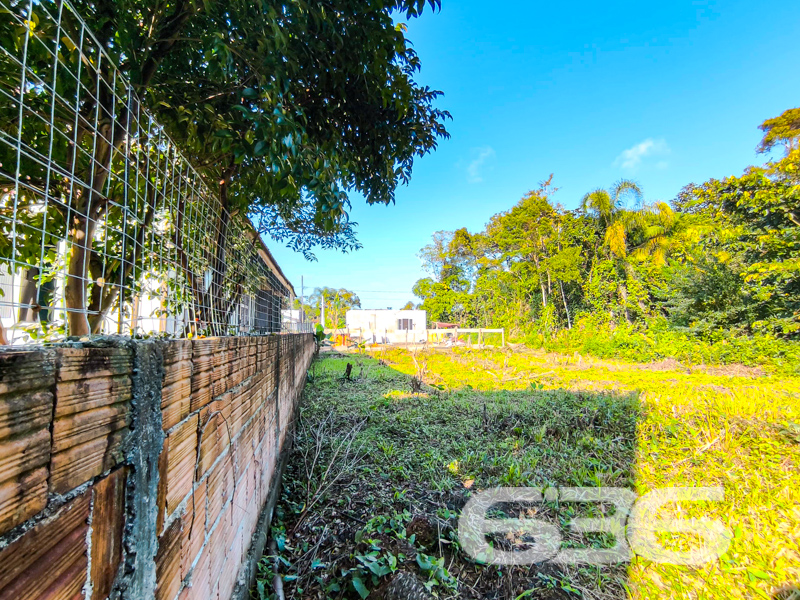 Terreno plano com face norte em meio à natureza em Balneário Barra do Sul/SC

Se você está em busca de um espaço tranquilo, cercado por verde, com fácil acesso e excelente potencial construtivo, este terreno no bairro Costeira é exatamente o que você procura. 

* Bairro Costeira – Balneário Barra do Sul/SC
* 300 m² 
* Local tranquilo, em meio à natureza

Entre em contato agora mesmo com a equipe da 636 e agende sua visita. Oportunidades como esta não duram muito!

 636 NEGÓCIOS IMOBILIÁRIOS: A SUA MELHOR ESCOLHA
Com mais de 30 anos de experiência, a 636 Negócios Imobiliários é sua parceira ideal para encontrar o imóvel perfeito. Estamos prontos para ajudá-lo a fazer deste imóvel o seu novo lar.
 
Telefone: (47) 3451-0636
WhatsApp: (47) 99190-0636
 
Não perca esta oportunidade única. Visite nosso site para mais informações: i636.com.br
