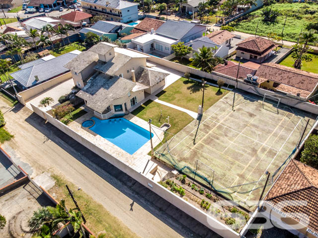 Sobrado à venda no Salinas, Balneário Barra do Sul