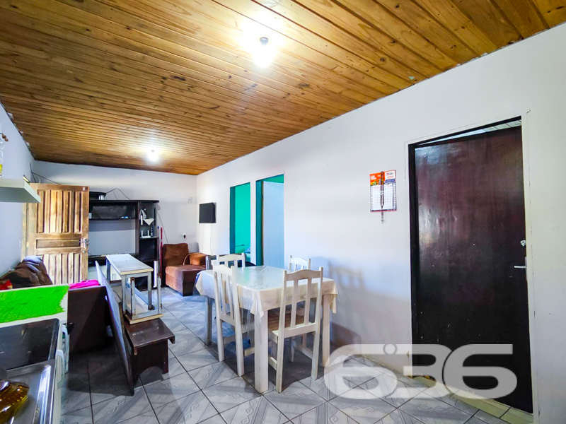 Sua casa perto do mar, com espaço de sobra para a tranquilidade que você merece!
Localizada em Balneário Barra do Sul/SC, no bairro Salinas, esta residência térrea oferece o equilíbrio ideal entre conforto, privacidade e localização estratégica para quem valoriza qualidade de vida. Em uma região em crescimento, com fácil acesso às principais vias e próxima a escolas, transporte público e comércios essenciais, esta casa é uma oportunidade rara para você que busca um refúgio no litoral catarinense.
Com 336m² de terreno plano, o imóvel tem posição solar privilegiada, ideal para quem valoriza ambientes mais arejados e iluminados naturalmente. A residência conta com 60m² de área construída, muito bem distribuídos em 3 dormitórios, banheiro social, sala, copa e cozinha conjugadas, área de serviço e 2 vagas de garagem descoberta. A casa está pronta para receber sua mudança!
Outro destaque é a conexão de internet por fibra óptica já disponível, além do fato de o imóvel permitir animais — ideal para famílias com pets. O bairro Salinas tem se valorizado nos últimos anos, sendo uma das regiões com maior potencial de crescimento em Balneário Barra do Sul.
Não perca a oportunidade de conquistar sua casa própria no litoral com o suporte de quem tem mais de 30 anos de credibilidade no mercado: a 636 Negócios Imobiliários.
636 NEGÓCIOS IMOBILIÁRIOS: A SUA MELHOR ESCOLHA
Com mais de 30 anos de experiência, a 636 Negócios Imobiliários é sua parceira ideal para encontrar o imóvel perfeito. Estamos prontos para ajudá-lo a fazer deste imóvel o seu novo lar.
Telefone: (47) 3451-0636
WhatsApp: (47) 99190-0636
Não perca esta oportunidade única. Visite nosso site para mais informações: i636.com.br