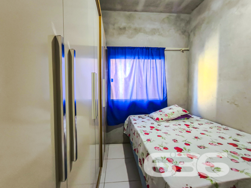 Oportunidade no Centro de Balneário Barra do Sul/SC!

Se você busca um imóvel com excelente metragem, localização estratégica e potencial de personalização, esta é a chance ideal. Esta residência oferece funcionalidade para morar ou investir — com estrutura já pronta para uso e possibilidade de ampliação e acabamento conforme seu gosto.

Sobre um terreno plano de 288m², com geometria regular e face sul, a propriedade conta com 120m² de área, dividida em dois pavimentos. No piso térreo, temos uma suíte, dois dormitórios, sala de estar, cozinha funcional, área de serviço e banheiro social. Já no piso superior, em fase de acabamento, há outra suíte, mais dois dormitórios, sala e estrutura para banheiro e cozinha.

Dispõe ainda de jardim, sacada, despensa e proximidade com escolas, transporte público, hospitais e comércios essenciais — tudo para facilitar sua rotina.

Com acesso rápido a vias principais, esta é uma excelente escolha para quem deseja morar com espaço e liberdade ou até mesmo garantir renda futura com locações. Uma oportunidade para quem tem visão de futuro e valoriza um imóvel com estrutura sólida, pronto para evoluir junto com seus projetos.
 
636 NEGÓCIOS IMOBILIÁRIOS: A SUA MELHOR ESCOLHA
Com mais de 30 anos de experiência, a 636 Negócios Imobiliários é sua parceira ideal para encontrar o imóvel perfeito. Estamos prontos para ajudá-lo a fazer deste imóvel o seu novo lar.
 
Telefone: (47) 3451-0636
WhatsApp: (47) 99190-0636
 
Não perca esta oportunidade única. Visite nosso site para mais informações: i636.com.br