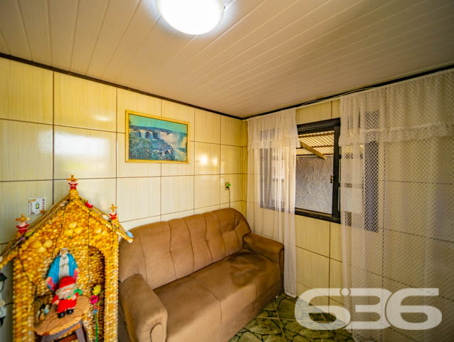 Descubra o Refúgio dos Seus Sonhos em Balneário Barra do Sul!

Está em busca da casa perfeita que alia conforto, praticidade e uma localização invejável? Apresentamos a oportunidade que você esperava: uma espetacular residência térrea localizada no acolhedor bairro da Costeira, em Balneário Barra do Sul. Este é o lugar ideal para quem deseja conciliar tranquilidade e uma vida prática!

Características Principais do Imóvel:

Construção: Com 90m² de área construída, essa residência foi projetada para garantir conforto e funcionalidade.

Ambientes espaçosos e bem distribuídos: A casa conta com uma ampla suíte master para o seu conforto e privacidade, um dormitório adicional, além de dois banheiros que atendem toda a família e visitantes.

Área de Festas: Ideal para reunir amigos e familiares em momentos inesquecíveis e celebrações especiais.

Conveniência com garagem para até 6 veículos: Com 3 vagas cobertas e 3 descobertas, você nunca precisará se preocupar com espaço para estacionar.

Conforto nos detalhes: Sala de estar acolhedora, cozinha planejada para sua praticidade e área de serviço funcional.

Segurança e tranquilidade: Equipada com portão eletrônico, garantindo mais comodidade e segurança para o seu dia a dia.

Localização Privilegiada:

A residência está situada em uma área de extrema tranquilidade no bairro Costeira. A região proporciona fácil acesso às principais vias da cidade, conectando você rapidamente ao que Balneário Barra do Sul tem de melhor a oferecer.

Este é, sem dúvida, o imóvel perfeito para quem busca qualidade de vida, espaço de sobra e um local perfeito para construir novas memórias. Seja para viver momentos especiais com sua família ou para investir em um patrimônio seguro e promissor.

Não perca esta oportunidade única! Entre em contato conosco para agendar uma visita e descubra todos os encantos que esta casa tem a oferecer.

636 Negócios Imobiliários - Transformando sonhos em realidade!
 
636 NEGÓCIOS IMOBILIÁRIOS: A SUA MELHOR ESCOLHA
Com mais de 30 anos de experiência, a 636 Negócios Imobiliários é sua parceira ideal para encontrar o imóvel perfeito. Estamos prontos para ajudá-lo a fazer deste imóvel o seu novo lar.
 
Telefone: (47) 3451-0636
WhatsApp: (47) 99190-0636
 
Não perca esta oportunidade única. Visite nosso site para mais informações: i636.com.br