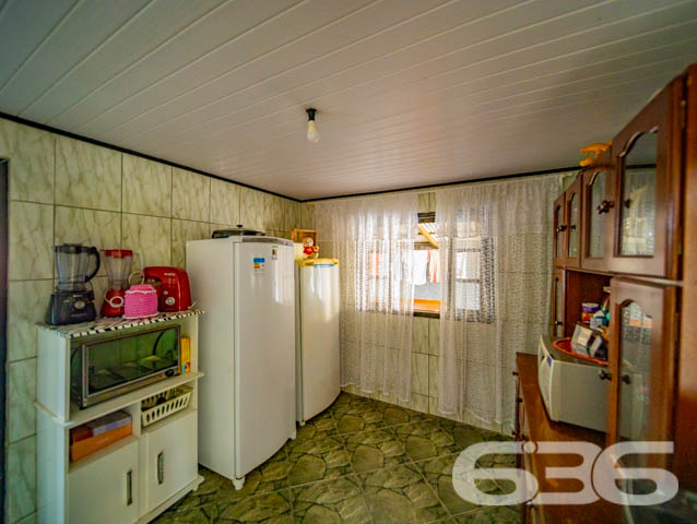 Descubra o Refúgio dos Seus Sonhos em Balneário Barra do Sul!

Está em busca da casa perfeita que alia conforto, praticidade e uma localização invejável? Apresentamos a oportunidade que você esperava: uma espetacular residência térrea localizada no acolhedor bairro da Costeira, em Balneário Barra do Sul. Este é o lugar ideal para quem deseja conciliar tranquilidade e uma vida prática!

Características Principais do Imóvel:

Construção: Com 90m² de área construída, essa residência foi projetada para garantir conforto e funcionalidade.

Ambientes espaçosos e bem distribuídos: A casa conta com uma ampla suíte master para o seu conforto e privacidade, um dormitório adicional, além de dois banheiros que atendem toda a família e visitantes.

Área de Festas: Ideal para reunir amigos e familiares em momentos inesquecíveis e celebrações especiais.

Conveniência com garagem para até 6 veículos: Com 3 vagas cobertas e 3 descobertas, você nunca precisará se preocupar com espaço para estacionar.

Conforto nos detalhes: Sala de estar acolhedora, cozinha planejada para sua praticidade e área de serviço funcional.

Segurança e tranquilidade: Equipada com portão eletrônico, garantindo mais comodidade e segurança para o seu dia a dia.

Localização Privilegiada:

A residência está situada em uma área de extrema tranquilidade no bairro Costeira. A região proporciona fácil acesso às principais vias da cidade, conectando você rapidamente ao que Balneário Barra do Sul tem de melhor a oferecer.

Este é, sem dúvida, o imóvel perfeito para quem busca qualidade de vida, espaço de sobra e um local perfeito para construir novas memórias. Seja para viver momentos especiais com sua família ou para investir em um patrimônio seguro e promissor.

Não perca esta oportunidade única! Entre em contato conosco para agendar uma visita e descubra todos os encantos que esta casa tem a oferecer.

636 Negócios Imobiliários - Transformando sonhos em realidade!
 
636 NEGÓCIOS IMOBILIÁRIOS: A SUA MELHOR ESCOLHA
Com mais de 30 anos de experiência, a 636 Negócios Imobiliários é sua parceira ideal para encontrar o imóvel perfeito. Estamos prontos para ajudá-lo a fazer deste imóvel o seu novo lar.
 
Telefone: (47) 3451-0636
WhatsApp: (47) 99190-0636
 
Não perca esta oportunidade única. Visite nosso site para mais informações: i636.com.br