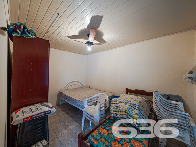 Descubra seu Novo Lar em Balneário Barra do Sul
Localizada no coração de Balneário Barra do Sul, esta charmosa residência térrea oferece uma combinação perfeita de conforto, conveniência e potencial. Com uma área construída de 70 m² em um terreno de 300,30 m², o imóvel promete ser o cenário ideal para criar momentos inesquecíveis.
Características do Imóvel:
Dormitórios: 2 espaçosos quartos que garantem privacidade e conforto para toda a família.
Banheiro: Equipado, oferecendo funcionalidade e praticidade.
Cozinha: Ampla e acolhedora, ideal para preparar suas refeições com facilidade e conforto.
Áreas de Serviço: Práticas e bem dimensionadas para facilitar o dia a dia.
Garagem: Espaço para 6 veículos descobertos e mais uma garagem coberta, garantindo segurança para seus automóveis.
Churrasqueira: Perfeita para reunir amigos e família em momentos especiais.
Localização Privilegiada:
Investimento Ideal: Este imóvel não apenas serve como um lar acolhedor, mas também representa uma excelente oportunidade de investimento, graças à sua localização estratégica no centro de Balneário Barra do Sul. Aproveite a chance de viver em uma área que combina a tranquilidade de uma cidade praiana com a conveniência de ter acesso rápido a serviços e infraestrutura.
Transforme esta residência no seu novo lar ou em um investimento promissor. Agende sua visita e venha conhecer o potencial completo deste imóvel único!
636 NEGÓCIOS IMOBILIÁRIOS: A SUA MELHOR ESCOLHA
Com mais de 30 anos de experiência, a 636 Negócios Imobiliários é sua parceira ideal para encontrar o imóvel perfeito. Estamos prontos para ajudá-lo a fazer deste imóvel o seu novo lar.
Telefone: (47) 3451-0636
WhatsApp: (47) 99190-0636
Não perca esta oportunidade única. Visite nosso site para mais informações: i636.com.br