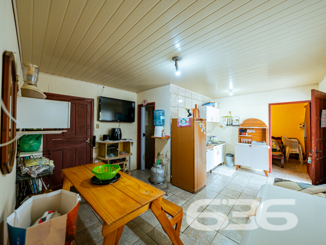 Descubra seu Novo Lar em Balneário Barra do Sul
Localizada no coração de Balneário Barra do Sul, esta charmosa residência térrea oferece uma combinação perfeita de conforto, conveniência e potencial. Com uma área construída de 70 m² em um terreno de 300,30 m², o imóvel promete ser o cenário ideal para criar momentos inesquecíveis.
Características do Imóvel:
Dormitórios: 2 espaçosos quartos que garantem privacidade e conforto para toda a família.
Banheiro: Equipado, oferecendo funcionalidade e praticidade.
Cozinha: Ampla e acolhedora, ideal para preparar suas refeições com facilidade e conforto.
Áreas de Serviço: Práticas e bem dimensionadas para facilitar o dia a dia.
Garagem: Espaço para 6 veículos descobertos e mais uma garagem coberta, garantindo segurança para seus automóveis.
Churrasqueira: Perfeita para reunir amigos e família em momentos especiais.
Localização Privilegiada:
Investimento Ideal: Este imóvel não apenas serve como um lar acolhedor, mas também representa uma excelente oportunidade de investimento, graças à sua localização estratégica no centro de Balneário Barra do Sul. Aproveite a chance de viver em uma área que combina a tranquilidade de uma cidade praiana com a conveniência de ter acesso rápido a serviços e infraestrutura.
Transforme esta residência no seu novo lar ou em um investimento promissor. Agende sua visita e venha conhecer o potencial completo deste imóvel único!
636 NEGÓCIOS IMOBILIÁRIOS: A SUA MELHOR ESCOLHA
Com mais de 30 anos de experiência, a 636 Negócios Imobiliários é sua parceira ideal para encontrar o imóvel perfeito. Estamos prontos para ajudá-lo a fazer deste imóvel o seu novo lar.
Telefone: (47) 3451-0636
WhatsApp: (47) 99190-0636
Não perca esta oportunidade única. Visite nosso site para mais informações: i636.com.br