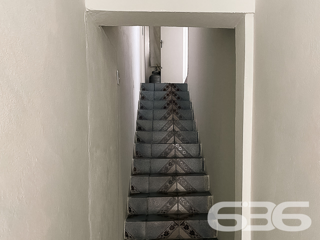 OPORTUNIDADE DE INVESTIMENTO NO BAIRRO FÁTIMA - ESTUDA PERMUTA

Excelente opção para investidor! Imóvel gera receita de R$3.300,00/mês de locação.

Ficou interessado? 
Sobrado residencial + comercial com 2 pavimentos:
1) Pavimento Inferior: 
- 3 salas comerciais com banheiro independentes de 15, 30 e 12m², respectivamente, todas alugadas no valor de R$700, R$1.000 e R$700, respectivamente.
- Atrás das salas comerciais possui um apartamento com 119m² (3 quartos, sendo 1 suíte, banheiro, lavanderia, sala e cozinha conjugada - alugado por R$900,00).

2) Piso superior: 
- Imóvel com 131,62m² com: 04 quartos, sala, cozinha, banheiro, lavanderia. 02 vagas de garagem cobertas + 03 descobertas.

São 450m² de terreno, sendo 15 metros de frente por 30 metros em ambos os lados, situado em ótima localização - próximo à escolas, supermercados, farmácias, lojas, transporte público e demais comodidades essenciais para o dia a dia.

Fale com um de nossos corretores 
Telefone: (47) 3451-0636
WhatsApp: (47) 99190-0636

Imobiliária 636.