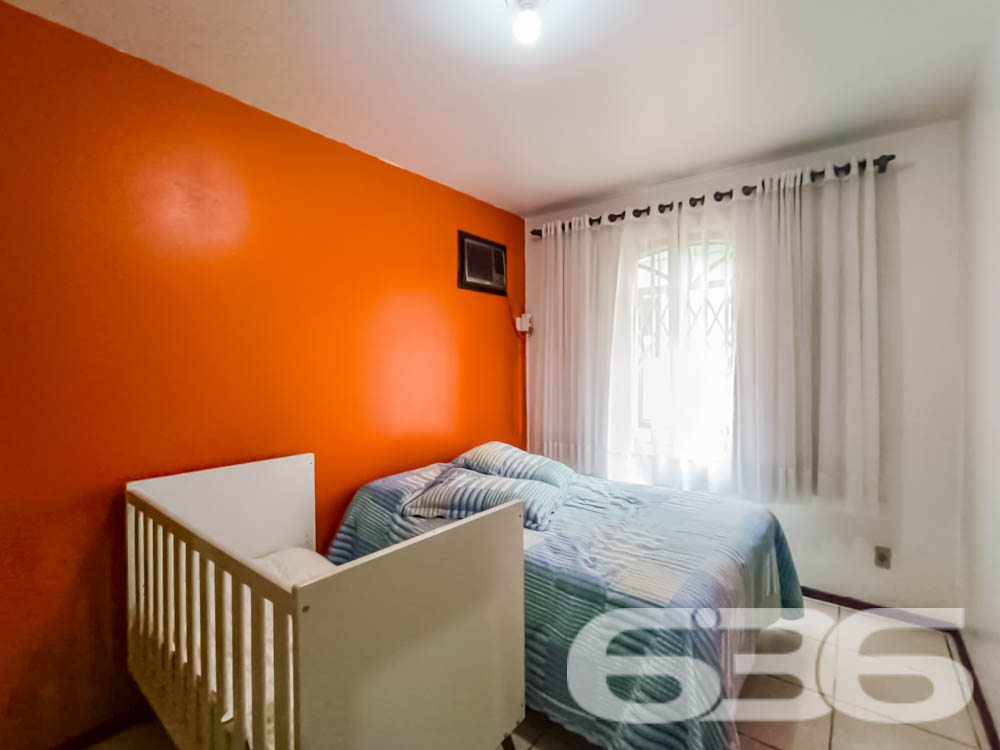  ???? Excelente Residência Térrea no Bairro Itaum - Joinville/SC ????

Se você busca conforto, espaço e uma localização privilegiada, esta é a oportunidade perfeita! Localizada em um dos bairros mais tradicionais de Joinville, esta casa oferece tudo o que sua família precisa para viver com qualidade e bem-estar.

???? Detalhes do Imóvel:
Área construída: 150,00 m²
Área averbada: 151,43 m²
Terreno plano e regular com 360,00 m² (12x30 metros).
Ano de construção: 2000
Casa toda com lage no teto e estrutura para mais um pavimento.

????️ Composição do Imóvel:
3 dormitórios, sendo 1 suíte espaçosa e aconchegante;
3 banheiros, garantindo praticidade no dia a dia;
Sala de estar e sala de jantar integradas, com excelente iluminação natural;
Cozinha planejada com móveis sob medida, ideal para quem aprecia momentos gastronômicos;
Área de festas com churrasqueira, perfeita para reunir amigos e família;
Garagem coberta para 2 carros, com acesso seguro e protegido;
Jardim com paisagismo, trazendo charme e tranquilidade ao ambiente;
Grades e muros ao redor, garantindo mais segurança e privacidade.

???? Diferenciais:
Excelente localização, próximo a vias de acesso, transporte público, escolas, hospitais, serviços essenciais e shopping centers.
Ambientes espaçosos e bem ventilados, proporcionando conforto térmico e um lar acolhedor.

???? Área externa encantadora:
O espaço externo da casa é um verdadeiro refúgio! Com um amplo quintal e uma área de festas coberta, você poderá desfrutar de momentos inesquecíveis com sua família. O paisagismo valoriza o imóvel e proporciona um ambiente agradável para relaxar.

???? Localização privilegiada no Itaum:
Bairro tradicional de Joinville, conhecido por sua infraestrutura completa e proximidade com o centro da cidade.
Rua pavimentada, garantindo praticidade no deslocamento.
Seja para morar ou investir, este imóvel é uma escolha certeira! Não perca a oportunidade de garantir um lar com tantos benefícios e em uma localização estratégica.

???? Agende já sua visita com a 636 Negócios Imobiliários!
Com mais de 30 anos de experiência no mercado, somos referência em mediação imobiliária e prontos para ajudar você a realizar o sonho da casa própria.

636 NEGÓCIOS IMOBILIÁRIOS: A SUA MELHOR ESCOLHA
Com mais de 30 anos de experiência, a 636 Negócios Imobiliários é sua parceira ideal para encontrar o imóvel perfeito. Estamos prontos para ajudá-lo a fazer deste imóvel o seu novo lar.
 
Telefone: (47) 3451-0636
WhatsApp: (47) 99190-0636
 
Não perca esta oportunidade única. Visite nosso site para mais informações: i636.com.br