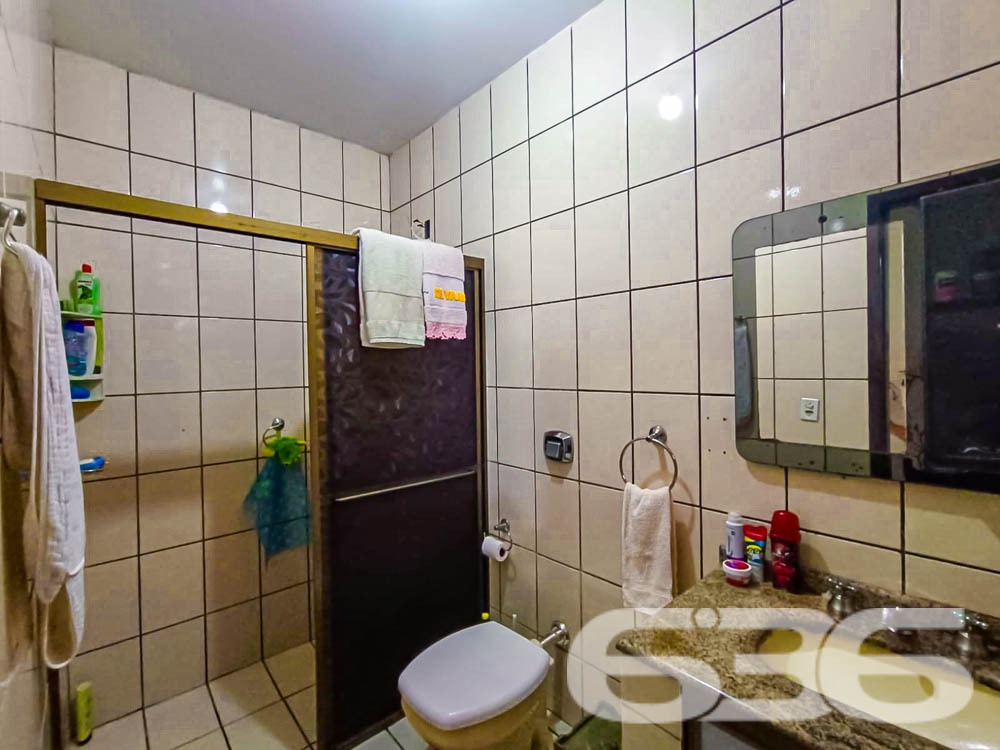  ???? Excelente Residência Térrea no Bairro Itaum - Joinville/SC ????

Se você busca conforto, espaço e uma localização privilegiada, esta é a oportunidade perfeita! Localizada em um dos bairros mais tradicionais de Joinville, esta casa oferece tudo o que sua família precisa para viver com qualidade e bem-estar.

???? Detalhes do Imóvel:
Área construída: 150,00 m²
Área averbada: 151,43 m²
Terreno plano e regular com 360,00 m² (12x30 metros).
Ano de construção: 2000
Casa toda com lage no teto e estrutura para mais um pavimento.

????️ Composição do Imóvel:
3 dormitórios, sendo 1 suíte espaçosa e aconchegante;
3 banheiros, garantindo praticidade no dia a dia;
Sala de estar e sala de jantar integradas, com excelente iluminação natural;
Cozinha planejada com móveis sob medida, ideal para quem aprecia momentos gastronômicos;
Área de festas com churrasqueira, perfeita para reunir amigos e família;
Garagem coberta para 2 carros, com acesso seguro e protegido;
Jardim com paisagismo, trazendo charme e tranquilidade ao ambiente;
Grades e muros ao redor, garantindo mais segurança e privacidade.

???? Diferenciais:
Excelente localização, próximo a vias de acesso, transporte público, escolas, hospitais, serviços essenciais e shopping centers.
Ambientes espaçosos e bem ventilados, proporcionando conforto térmico e um lar acolhedor.

???? Área externa encantadora:
O espaço externo da casa é um verdadeiro refúgio! Com um amplo quintal e uma área de festas coberta, você poderá desfrutar de momentos inesquecíveis com sua família. O paisagismo valoriza o imóvel e proporciona um ambiente agradável para relaxar.

???? Localização privilegiada no Itaum:
Bairro tradicional de Joinville, conhecido por sua infraestrutura completa e proximidade com o centro da cidade.
Rua pavimentada, garantindo praticidade no deslocamento.
Seja para morar ou investir, este imóvel é uma escolha certeira! Não perca a oportunidade de garantir um lar com tantos benefícios e em uma localização estratégica.

???? Agende já sua visita com a 636 Negócios Imobiliários!
Com mais de 30 anos de experiência no mercado, somos referência em mediação imobiliária e prontos para ajudar você a realizar o sonho da casa própria.

636 NEGÓCIOS IMOBILIÁRIOS: A SUA MELHOR ESCOLHA
Com mais de 30 anos de experiência, a 636 Negócios Imobiliários é sua parceira ideal para encontrar o imóvel perfeito. Estamos prontos para ajudá-lo a fazer deste imóvel o seu novo lar.
 
Telefone: (47) 3451-0636
WhatsApp: (47) 99190-0636
 
Não perca esta oportunidade única. Visite nosso site para mais informações: i636.com.br
