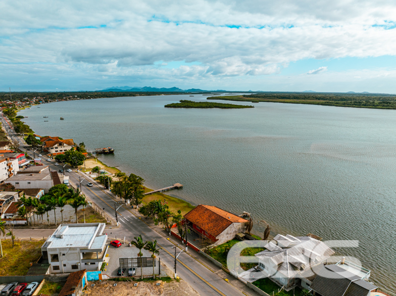 Casa à venda no Costeira, Balneário Barra do Sul |