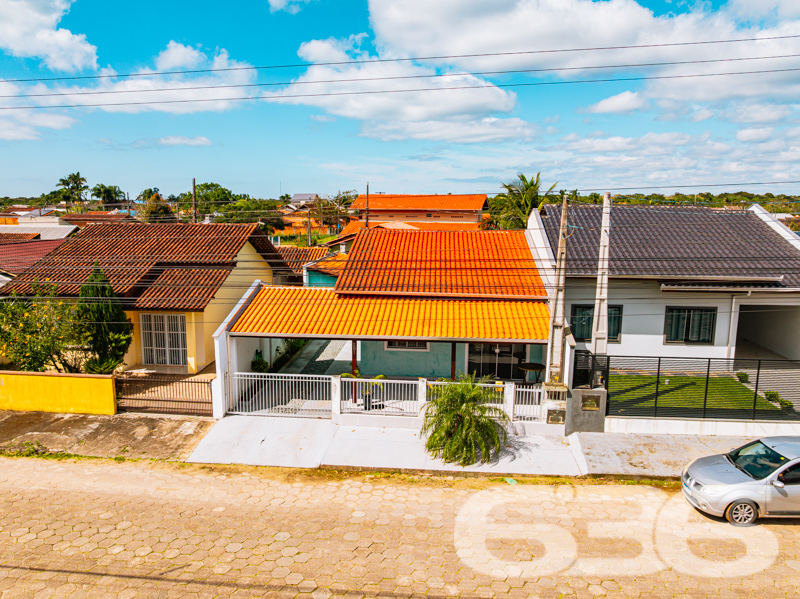 Casa à venda na Costeira, Balneário Barra do Sul |