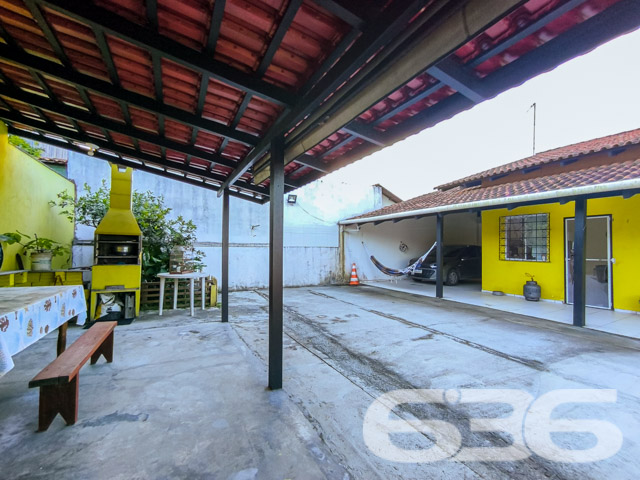Imóvel Residencial à Venda no Centro de Balneário Barra do Sul
Desperte seus sonhos em uma encantadora residência térrea localizada no vibrante coração de Balneário Barra do Sul, SC. A poucos metros do mar, essa casa se destaca por sua proximidade com a praia, combinando a tranquilidade de uma rua com o acesso fácil a todos os serviços essenciais que a vida moderna exige.
Características do Imóvel:
Área construída: 90,00m²
Composição: 1 suíte, 1 dormitório, 2 banheiros, sala de estar, cozinha, área de serviço
Garagem: 3 vagas cobertas, 2 descobertas
Facilidades: Jardim, quintal espaçoso
A casa apresenta uma suíte espaçosa e mais um quarto, ambos projetados para proporcionar o máximo conforto e privacidade. A sala de estar, acolhedora oferece um ambiente perfeito para relaxar e desfrutar de momentos agradáveis com a família. A cozinha é prática e funcional, integrando-se harmoniosamente ao espaço da sala de jantar.
O exterior da residência é um verdadeiro convite ao lazer, com um quintal amplo que é perfeito para as brincadeiras ao ar livre das crianças ou para o descanso dos adultos, que podem aproveitar a área verde para cultivar um jardim ou simplesmente relaxar. A varanda coberta, junto à cozinha, oferece um espaço adicional para refeições ao ar livre ou um café da manhã tranquilo ao som dos pássaros.
Localização Privilegiada: Situada no centro de Balneário Barra do Sul, a propriedade tem fácil acesso a supermercados, restaurantes, escolas, postos de gasolina e muito mais. A tranquilidade da região não tira a sua praticidade, pois tudo o que você precisa está ao alcance.
Perfeito para: Famílias que buscam conforto, praticidade e qualidade de vida perto da natureza. Também ideal para investidores que procuram uma propriedade com alta potencial de valorização em uma das áreas mais cobiçadas do litoral de Santa Catarina.
Não perca esta oportunidade única de adquirir não apenas uma casa, mas um lar em um dos destinos mais belos do Brasil. Entre em contato conosco hoje mesmo para agendar sua visita e conhecer pessoalmente todas as maravilhas que este imóvel tem a oferecer!
636 NEGÓCIOS IMOBILIÁRIOS: A SUA MELHOR ESCOLHA
Com mais de 30 anos de experiência, a 636 Negócios Imobiliários é sua parceira ideal para encontrar o imóvel perfeito. Estamos prontos para ajudá-lo a fazer deste imóvel o seu novo lar.
Telefone: (47) 3451-0636
WhatsApp: (47) 99190-0636
Não perca esta oportunidade única. Visite nosso site para mais informações: i636.com.br