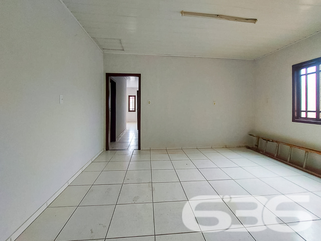BAIRRO BOEHMERWALD – CASA COM SUÍTE + 2 QUARTOS E AMPLO QUINTAL
Descubra o lar ideal para sua família no bairro Boehmerwald, um espaço onde conforto e conveniência se encontram. Esta ampla casa, com uma área construída de 140m² em um terreno de 392m², oferece um ambiente acolhedor e espaçoso. Com uma vaga de garagem coberta, a propriedade garante facilidade e segurança para seus veículos.
A casa conta com dois dormitórios e uma suíte, proporcionando privacidade e conforto para todos os membros da família. Além disso, possui duas casas de banho, um jardim encantador e uma sala de estar aconchegante, perfeita para momentos em família.
A cozinha gourmet é um convite para preparar refeições deliciosas, enquanto a área de festa com churrasqueira promete ser o cenário de momentos inesquecíveis.
Localizada no bairro Boehmerwald, a casa está próxima a escolas, hospitais e serviços públicos essenciais, além de oferecer fácil acesso a vias principais e transporte público. Com um amplo quintal, a propriedade é ideal para quem busca espaço e tranquilidade.
Na 636 Negócios Imobiliários, com mais de 30 anos de experiência, estamos prontos para ajudá-lo a encontrar o lar dos seus sonhos. Entre em contato conosco pelo telefone: (47) 3451-0636 ou WhatsApp: (47) 99190-0636 para mais informações.
Este e outros milhares de imóveis no site: i636.com.br