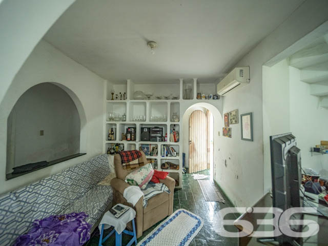 REALIZE SEU SONHO CASA COM 2 SUÍTE E 1 QUARTO, NO BAIRRO BUCAREIN, EM JOINVILLE - ESTUDA PERMUTA
São 540m² de terreno e 269m² de área construída de uma espaçosa e aconchegante residência de dois andares. O imóvel se destaca pelos seus cômodos amplos e com boa entrada de luz natural, proporcionando uma atmosfera agradável e harmoniosa no ambiente.
Sua composição dispõe de 2 suítes, 1 dormitório, 2 salas de estar, cozinha e 2 banheiros. Contendo um amplo espaço externo da casa, com garagem coberta para 3 carros.
Localizado na divisa dos bairros Bucarein e Anita Garibaldi, regiões nobres de Joinville, próximo de variados comércios e serviços de grande utilidade, como mercados, farmácias, transporte público, lojas e outros. Com fácil acesso para as demais regiões, há cerca de 5 minutos do centro da cidade.
Agende já sua visita
Telefone: (47) 3451-0636
WhatsApp: (47) 99190-0636