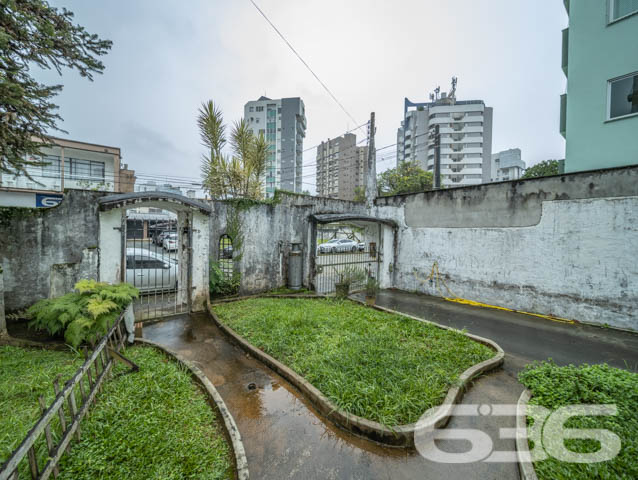REALIZE SEU SONHO CASA COM 2 SUÍTE E 1 QUARTO, NO BAIRRO BUCAREIN, EM JOINVILLE - ESTUDA PERMUTA
São 540m² de terreno e 269m² de área construída de uma espaçosa e aconchegante residência de dois andares. O imóvel se destaca pelos seus cômodos amplos e com boa entrada de luz natural, proporcionando uma atmosfera agradável e harmoniosa no ambiente.
Sua composição dispõe de 2 suítes, 1 dormitório, 2 salas de estar, cozinha e 2 banheiros. Contendo um amplo espaço externo da casa, com garagem coberta para 3 carros.
Localizado na divisa dos bairros Bucarein e Anita Garibaldi, regiões nobres de Joinville, próximo de variados comércios e serviços de grande utilidade, como mercados, farmácias, transporte público, lojas e outros. Com fácil acesso para as demais regiões, há cerca de 5 minutos do centro da cidade.
Agende já sua visita
Telefone: (47) 3451-0636
WhatsApp: (47) 99190-0636