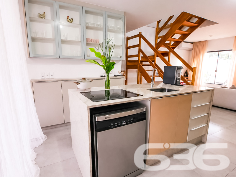 Sobrado à venda no Bucarein, Joinville | 3 quartos