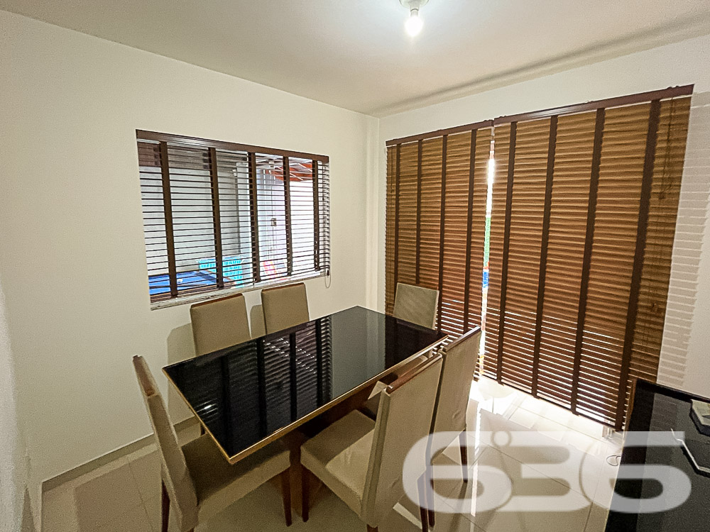 Apresentamos este lindo imóvel geminado térreo, localizado no tranquilo bairro Fátima, em Joinville. Com área construída e averbada de 88,36m², este charmoso geminado oferece conforto, segurança e excelente distribuição dos ambientes para você e sua família.

Com 88,36m² de área construída, este geminado térreo possui uma excelente distribuição de espaços, prontos para proporcionar momentos inesquecíveis.

Ao entrar, você será recebido por uma ampla sala de estar integrada com a sala de jantar, ideal para receber amigos e familiares com muito conforto. A cozinha, com móveis planejados e acabamento impecável, oferece o espaço perfeito para quem gosta de preparar suas receitas preferidas.

O imóvel conta com 2 dormitórios, mais 1 suíte, todos bem arejados e iluminados. Os quartos possuem ar-condicionado, garantindo um ambiente agradável durante todas as estações do ano. A suíte principal, oferece todo o conforto para seus momentos de descanso.

O grande diferencial deste geminado está na área de lazer privativa: uma varanda gourmet com churrasqueira e mesa de sinuca, perfeita para confraternizações e momentos de descontração. Além disso, o imóvel conta com uma piscina, ideal para se refrescar nos dias quentes e aproveitar momentos de lazer sem sair de casa.

A localização também é um ponto forte: situado em uma rua pavimentada, o geminado está em uma área tranquila e de fácil acesso, próximo a comércios e serviços essenciais, proporcionando comodidade para o seu dia a dia.

Com duas vagas de garagem cobertas e portão eletrônico, este imóvel é ideal para quem busca segurança e praticidade. O sistema de alarme oferece proteção adicional, garantindo tranquilidade para toda a família.

Não perca a oportunidade de conhecer este imóvel único, que une conforto, lazer e uma excelente localização em Joinville. Agende uma visita e venha se encantar com cada detalhe deste geminado que pode ser o novo lar dos seus sonhos!
 
636 NEGÓCIOS IMOBILIÁRIOS: A SUA MELHOR ESCOLHA
Com mais de 30 anos de experiência, a 636 Negócios Imobiliários é sua parceira ideal para encontrar o imóvel perfeito. Estamos prontos para ajudá-lo a fazer deste imóvel o seu novo lar.
 
Telefone: (47) 3451-0636
WhatsApp: (47) 99190-0636
 
Não perca esta oportunidade única. Visite nosso site para mais informações: i636.com.br