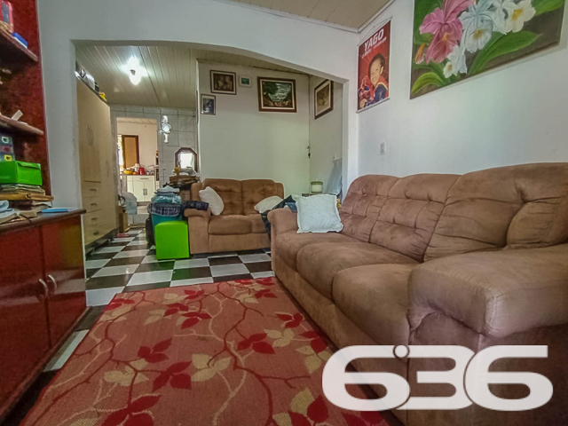 TERRENO À VENDA NO BAIRRO COMASA!
Explore as possibilidades infinitas com este terreno de 240m², localizado no bairro Comasa. Com 12 metros de frente e 20 metros de profundidade, este espaço é o lugar perfeito para construir a casa dos seus sonhos ou um empreendimento lucrativo.
O terreno, atualmente com uma área construída de 150m² destinada à demolição, oferece uma oportunidade única para projetar e construir algo totalmente novo e personalizado. Seja para residência ou comércio, este terreno é uma tela para suas aspirações arquitetônicas.
Localizado no bairro Comasa, conhecido por sua atmosfera tranquila e acesso fácil a serviços essenciais, este terreno é ideal para quem busca um local com potencial de crescimento e desenvolvimento. A proximidade com escolas, hospitais e vias de acesso principais adiciona ainda mais valor a este investimento.
A 636 Negócios Imobiliários, com mais de 30 anos de experiência no mercado imobiliário, orgulha-se de apresentar esta oportunidade exclusiva. Para mais informações, entre em contato pelo telefone (47) 3451-0636 ou WhatsApp (47) 99190-0636.