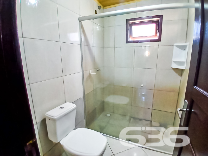 Seu novo lar no coração do Costa e Silva está aqui!

Apresentamos uma excelente oportunidade para quem busca morar bem, com conforto, espaço e uma localização privilegiada em Joinville/SC. Esta charmosa residência térrea padrão, construída em terreno de esquina com 502,26m², oferece 115,91m² de área.

Ao entrar, você é recebido por uma ampla sala de estar com excelente iluminação natural, ideal para momentos em família. São 3 dormitórios bem distribuídos, com janelas generosas que permitem ventilação cruzada e iluminação durante todo o dia.

A residência conta ainda com banheiro social, lavanderia separada e garagem coberta e descoberta com capacidade para até 4 veículos. O amplo terreno permite a criação de um jardim, instalação de área de festas ou até mesmo a ampliação da casa, valorizando ainda mais seu investimento.

Totalmente murado, com portão eletrônico e estrutura para internet via fibra óptica, o imóvel oferece segurança, comodidade e praticidade. E se você tem pets, saiba que aqui eles são muito bem-vindos.

Localizada em rua pavimentada, com fácil acesso a transporte público, escolas, supermercados, hospitais e demais serviços essenciais, essa residência proporciona qualidade de vida e facilidade para você e sua família.

Agende uma visita com um dos corretores da 636 Negócios Imobiliários e descubra por que há mais de 30 anos somos referência em mediação imobiliária com segurança, transparência e excelência técnica.
 
636 NEGÓCIOS IMOBILIÁRIOS: A SUA MELHOR ESCOLHA
Com mais de 30 anos de experiência, a 636 Negócios Imobiliários é sua parceira ideal para encontrar o imóvel perfeito. Estamos prontos para ajudá-lo a fazer deste imóvel o seu novo lar.
 
Telefone: (47) 3451-0636
WhatsApp: (47) 99190-0636
 
Não perca esta oportunidade única. Visite nosso site para mais informações: i636.com.br