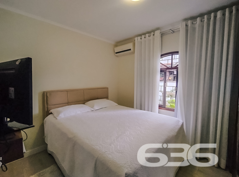 Casa à venda no Iririú, Joinville | 3 quartos | 3