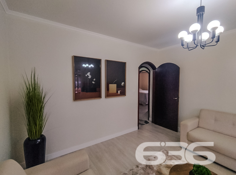 Casa à venda no Iririú, Joinville | 3 quartos | 3