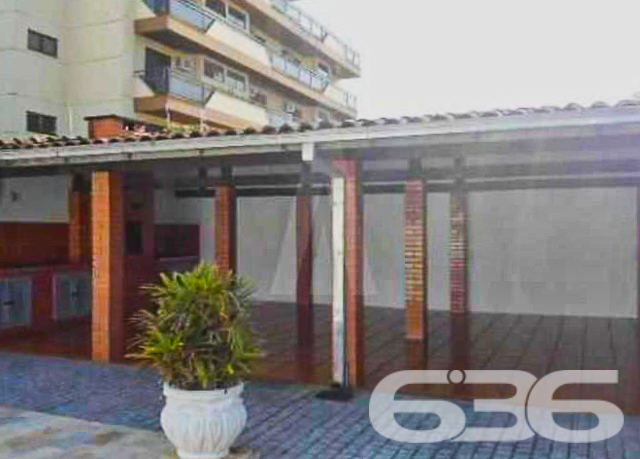 Descubra o lugar perfeito para criar memórias duradouras nesta residência encantadora, localizada no coração do bairro Anita Garibaldi, em Joinville, SC. Com uma área construída de 203,30 m² em um generoso terreno de 545,50 m², esta propriedade térrea combina espaço, conforto e conveniência, ideal para famílias ou quem busca tranquilidade e segurança.

Esta casa destaca-se pelo seu projeto inteligente e ambientes bem iluminados, com janelas amplas que garantem a entrada de luz natural, criando uma atmosfera acolhedora e aconchegante. A sala de estar é espaçosa e perfeita para receber visitas, enquanto a cozinha, equipada com móveis planejados, oferece o ambiente ideal para preparar suas refeições favoritas com conforto e praticidade.

O imóvel dispõe de duas garagens cobertas, garantindo segurança para seus veículos. Composta por dois dormitórios e três suítes, a casa oferece privacidade e conforto para toda a família. 

No exterior, a área de lazer é um verdadeiro oásis. A piscina convida a momentos de relaxamento e diversão, enquanto a área de festa com churrasqueira é perfeita para encontros sociais, celebrando a vida ao ar livre.

Localizada em uma rua pavimentada e com ótima orientação solar para o norte, a casa está próxima a vias de acesso, shopping centers, transporte público, escolas, hospitais e serviços públicos essenciais, oferecendo comodidade para seu dia a dia. Além disso, a residência é pet-friendly, permitindo que você compartilhe seu novo lar com seus animais de estimação.

Esta residência representa uma oportunidade única de investir em um imóvel com a solidez e a segurança que só a experiência de mais de 30 anos da 636 Negócios Imobiliários pode oferecer. Aproveite a chance de viver em um espaço que combina estilo, funcionalidade e localização privilegiada.

Venha conhecer sua nova casa em Joinville, onde cada detalhe é pensado para o seu conforto e bem-estar. Agende uma visita e sinta-se já em casa na tranquilidade e beleza de Anita Garibaldi.
 
636 NEGÓCIOS IMOBILIÁRIOS: A SUA MELHOR ESCOLHA
Com mais de 30 anos de experiência, a 636 Negócios Imobiliários é sua parceira ideal para encontrar o imóvel perfeito. Estamos prontos para ajudá-lo a fazer deste imóvel o seu novo lar.
 
Telefone: (47) 3451-0636
WhatsApp: (47) 99190-0636
 
Não perca esta oportunidade única. Visite nosso site para mais informações: i636.com.br