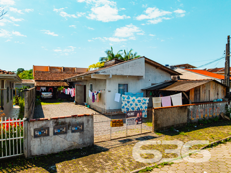 Residência - Espinheiros - Joinville