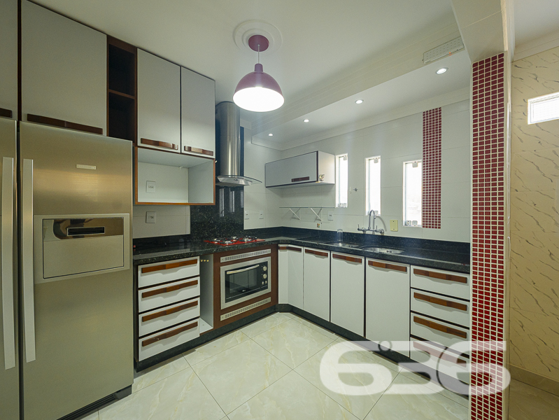Casa à venda no Floresta, Joinville | 2 suítes com