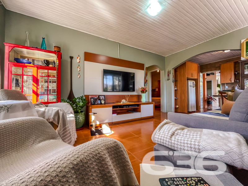 Casa à venda no Iririú, Joinville | 3 quartos, sen