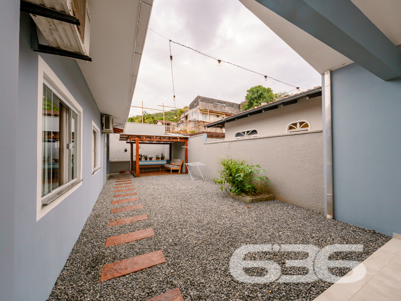 Casa à venda no bairro Iririú, Joinville | 146m² |