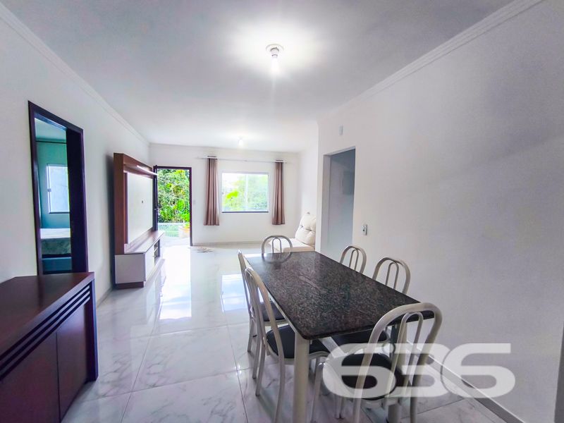 Seu novo lar com vista para a natureza no coração do Iririú!
Se você busca conforto, espaço e tranquilidade sem abrir mão da localização estratégica, essa residência térrea no bairro Iririú, em Joinville/SC, vai te conquistar!
Com 429 m² de terreno e 132 m² de área construída, o imóvel conta com 4 dormitórios, espaços internos amplos e bem iluminados, cozinha planejada, sala de estar e jantar integradas, além de um prático home office para quem valoriza produtividade no dia a dia. Os móveis de cozinha e os armários permanecem no imóvel, garantindo praticidade e economia ao novo morador.
Destaque especial para a ampla área de festas com churrasqueira, ideal para momentos inesquecíveis com a família e amigos. O ambiente coberto e bem ventilado proporciona conforto em todas as estações do ano.
A residência está totalmente murada, com portão eletrônico, grades e vaga para 3 veículos. Além disso, o imóvel permite animais e conta com gazebo, perfeito para relaxar ao ar livre.
Sua localização é estratégica: próxima a mercados, escolas, CI, hospitais, transporte público e serviços essenciais, além de estar a poucos minutos de shoppings e principais vias de acesso.
Entre em contato agora com a 636 Negócios Imobiliários e agende sua visita. Com mais de 30 anos de experiência e mais de 2000 imóveis ativos, somos especialistas em realizar sonhos com segurança, excelência técnica e total comprometimento com você.
636 NEGÓCIOS IMOBILIÁRIOS: A SUA MELHOR ESCOLHA
Com mais de 30 anos de experiência, a 636 Negócios Imobiliários é sua parceira ideal para encontrar o imóvel perfeito. Estamos prontos para ajudá-lo a fazer deste imóvel o seu novo lar.
Telefone: (47) 3451-0636
WhatsApp: (47) 99190-0636
Não perca esta oportunidade única. Visite nosso site para mais informações: i636.com.br