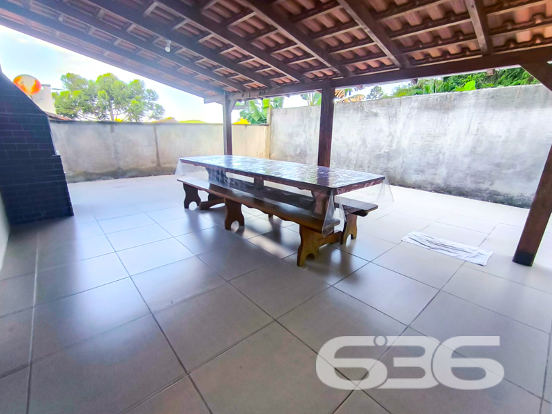 Seu novo lar com vista para a natureza no coração do Iririú!
Se você busca conforto, espaço e tranquilidade sem abrir mão da localização estratégica, essa residência térrea no bairro Iririú, em Joinville/SC, vai te conquistar!
Com 429 m² de terreno e 132 m² de área construída, o imóvel conta com 4 dormitórios, espaços internos amplos e bem iluminados, cozinha planejada, sala de estar e jantar integradas, além de um prático home office para quem valoriza produtividade no dia a dia. Os móveis de cozinha e os armários permanecem no imóvel, garantindo praticidade e economia ao novo morador.
Destaque especial para a ampla área de festas com churrasqueira, ideal para momentos inesquecíveis com a família e amigos. O ambiente coberto e bem ventilado proporciona conforto em todas as estações do ano.
A residência está totalmente murada, com portão eletrônico, grades e vaga para 3 veículos. Além disso, o imóvel permite animais e conta com gazebo, perfeito para relaxar ao ar livre.
Sua localização é estratégica: próxima a mercados, escolas, CI, hospitais, transporte público e serviços essenciais, além de estar a poucos minutos de shoppings e principais vias de acesso.
Entre em contato agora com a 636 Negócios Imobiliários e agende sua visita. Com mais de 30 anos de experiência e mais de 2000 imóveis ativos, somos especialistas em realizar sonhos com segurança, excelência técnica e total comprometimento com você.
636 NEGÓCIOS IMOBILIÁRIOS: A SUA MELHOR ESCOLHA
Com mais de 30 anos de experiência, a 636 Negócios Imobiliários é sua parceira ideal para encontrar o imóvel perfeito. Estamos prontos para ajudá-lo a fazer deste imóvel o seu novo lar.
Telefone: (47) 3451-0636
WhatsApp: (47) 99190-0636
Não perca esta oportunidade única. Visite nosso site para mais informações: i636.com.br