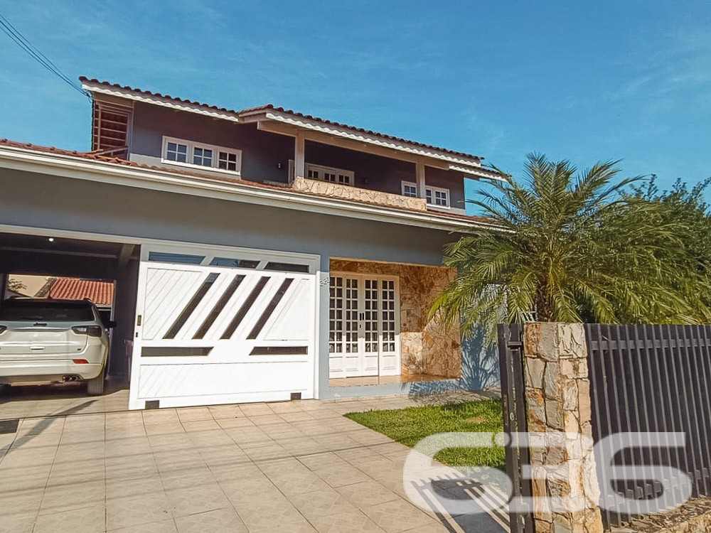 Descubra o lar dos seus sonhos em Joinville, no bairro Itaum. Esta residência padrão térrea, oferece 247,09 m² de área construída, proporcionando espaço e conforto para toda a família.
Ao entrar, você será recebido por uma sala de estar acolhedora, seguida de uma sala íntima ideal para momentos de relaxamento. A cozinha espaçosa, pronta para preparar suas refeições favoritas. Destaca-se pela sua funcionalidade e pelo acesso direto à área de festas, onde um fogão a lenha e uma churrasqueira convidam para momentos memoráveis ao lado de amigos e familiares.
A residência é composta por quatro dormitórios aconchegantes, uma suíte com closet, oferecendo um refúgio privativo e confortável. Todos os quartos estão bem iluminados e ventilados, criando um ambiente tranquilo e acolhedor.
Externamente, a propriedade é um verdadeiro oásis, com um jardim encantador, uma piscina que promete ser o centro das atenções durante os meses mais quentes, e uma edícula com lavanderia, banheiro adicional, e espaços que podem ser adaptados para quarto ou cozinha extra.
Esta casa também é equipada com portão eletrônico e sistema de câmeras, proporcionando segurança e privacidade para sua família. Localizada em uma rua pavimentada e com fácil acesso a vias principais, a propriedade está próxima a escolas, hospitais, shopping centers e todos os serviços públicos essenciais, garantindo conveniência para o seu dia a dia.
Em suma, esta residência não é apenas um imóvel, mas um lar repleto de potencial para criar memórias duradouras. Se você está buscando uma casa que combina conforto, segurança e uma localização excelente, esta é uma oportunidade imperdível. Venha conhecer e deixe-se encantar por cada detalhe!
636 Negócios Imobiliários, mais de 30 anos de experiência transformando sonhos em realidade.
636 NEGÓCIOS IMOBILIÁRIOS: A SUA MELHOR ESCOLHA
Com mais de 30 anos de experiência, a 636 Negócios Imobiliários é sua parceira ideal para encontrar o imóvel perfeito. Estamos prontos para ajudá-lo a fazer deste imóvel o seu novo lar.
Telefone: (47) 3451-0636
WhatsApp: (47) 99190-0636
Não perca esta oportunidade única. Visite nosso site para mais informações: i636.com.br