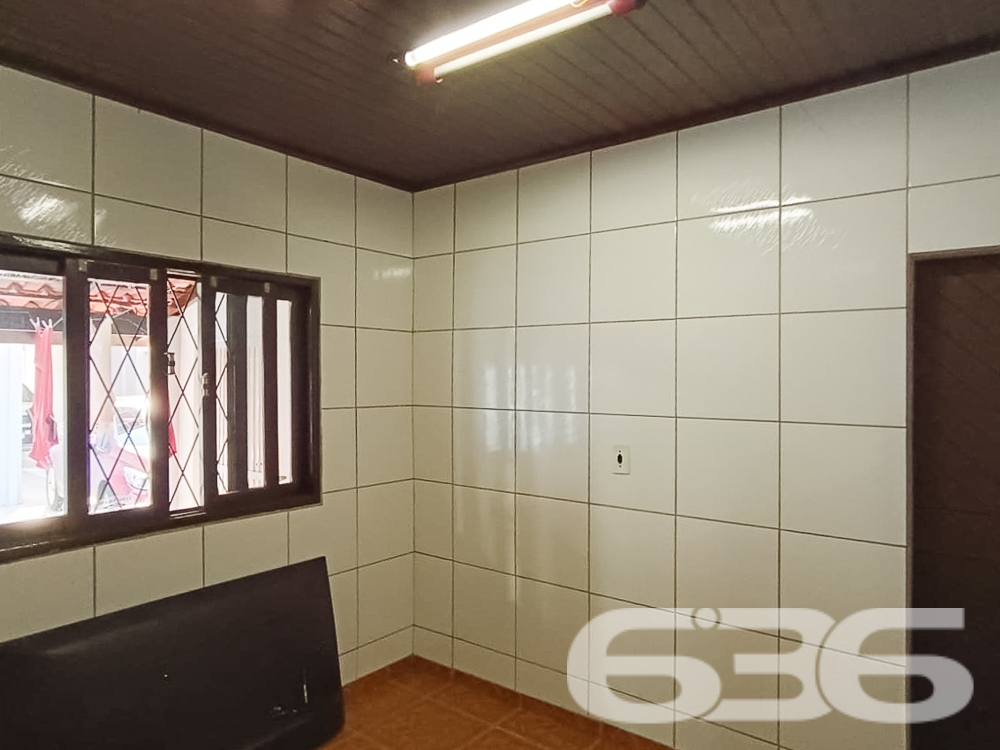 Descubra o lar dos seus sonhos em Joinville, no bairro Itaum. Esta residência padrão térrea, oferece 247,09 m² de área construída, proporcionando espaço e conforto para toda a família.
Ao entrar, você será recebido por uma sala de estar acolhedora, seguida de uma sala íntima ideal para momentos de relaxamento. A cozinha espaçosa, pronta para preparar suas refeições favoritas. Destaca-se pela sua funcionalidade e pelo acesso direto à área de festas, onde um fogão a lenha e uma churrasqueira convidam para momentos memoráveis ao lado de amigos e familiares.
A residência é composta por quatro dormitórios aconchegantes, uma suíte com closet, oferecendo um refúgio privativo e confortável. Todos os quartos estão bem iluminados e ventilados, criando um ambiente tranquilo e acolhedor.
Externamente, a propriedade é um verdadeiro oásis, com um jardim encantador, uma piscina que promete ser o centro das atenções durante os meses mais quentes, e uma edícula com lavanderia, banheiro adicional, e espaços que podem ser adaptados para quarto ou cozinha extra.
Esta casa também é equipada com portão eletrônico e sistema de câmeras, proporcionando segurança e privacidade para sua família. Localizada em uma rua pavimentada e com fácil acesso a vias principais, a propriedade está próxima a escolas, hospitais, shopping centers e todos os serviços públicos essenciais, garantindo conveniência para o seu dia a dia.
Em suma, esta residência não é apenas um imóvel, mas um lar repleto de potencial para criar memórias duradouras. Se você está buscando uma casa que combina conforto, segurança e uma localização excelente, esta é uma oportunidade imperdível. Venha conhecer e deixe-se encantar por cada detalhe!
636 Negócios Imobiliários, mais de 30 anos de experiência transformando sonhos em realidade.
636 NEGÓCIOS IMOBILIÁRIOS: A SUA MELHOR ESCOLHA
Com mais de 30 anos de experiência, a 636 Negócios Imobiliários é sua parceira ideal para encontrar o imóvel perfeito. Estamos prontos para ajudá-lo a fazer deste imóvel o seu novo lar.
Telefone: (47) 3451-0636
WhatsApp: (47) 99190-0636
Não perca esta oportunidade única. Visite nosso site para mais informações: i636.com.br