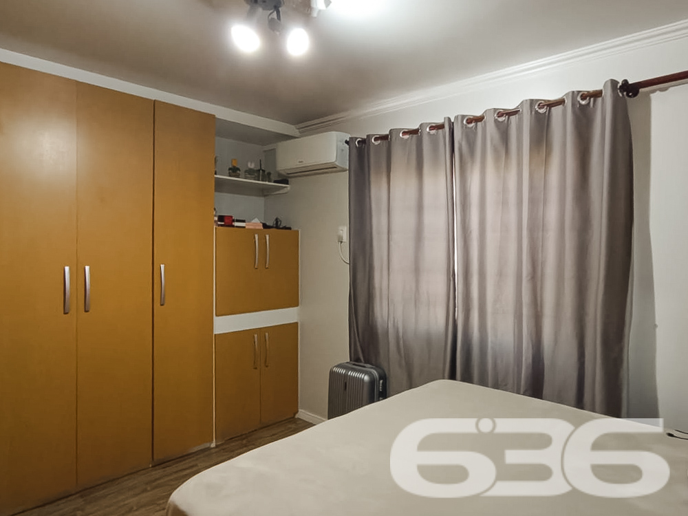 Descubra o lar dos seus sonhos em Joinville, no bairro Itaum. Esta residência padrão térrea, oferece 247,09 m² de área construída, proporcionando espaço e conforto para toda a família.
Ao entrar, você será recebido por uma sala de estar acolhedora, seguida de uma sala íntima ideal para momentos de relaxamento. A cozinha espaçosa, pronta para preparar suas refeições favoritas. Destaca-se pela sua funcionalidade e pelo acesso direto à área de festas, onde um fogão a lenha e uma churrasqueira convidam para momentos memoráveis ao lado de amigos e familiares.
A residência é composta por quatro dormitórios aconchegantes, uma suíte com closet, oferecendo um refúgio privativo e confortável. Todos os quartos estão bem iluminados e ventilados, criando um ambiente tranquilo e acolhedor.
Externamente, a propriedade é um verdadeiro oásis, com um jardim encantador, uma piscina que promete ser o centro das atenções durante os meses mais quentes, e uma edícula com lavanderia, banheiro adicional, e espaços que podem ser adaptados para quarto ou cozinha extra.
Esta casa também é equipada com portão eletrônico e sistema de câmeras, proporcionando segurança e privacidade para sua família. Localizada em uma rua pavimentada e com fácil acesso a vias principais, a propriedade está próxima a escolas, hospitais, shopping centers e todos os serviços públicos essenciais, garantindo conveniência para o seu dia a dia.
Em suma, esta residência não é apenas um imóvel, mas um lar repleto de potencial para criar memórias duradouras. Se você está buscando uma casa que combina conforto, segurança e uma localização excelente, esta é uma oportunidade imperdível. Venha conhecer e deixe-se encantar por cada detalhe!
636 Negócios Imobiliários, mais de 30 anos de experiência transformando sonhos em realidade.
636 NEGÓCIOS IMOBILIÁRIOS: A SUA MELHOR ESCOLHA
Com mais de 30 anos de experiência, a 636 Negócios Imobiliários é sua parceira ideal para encontrar o imóvel perfeito. Estamos prontos para ajudá-lo a fazer deste imóvel o seu novo lar.
Telefone: (47) 3451-0636
WhatsApp: (47) 99190-0636
Não perca esta oportunidade única. Visite nosso site para mais informações: i636.com.br
