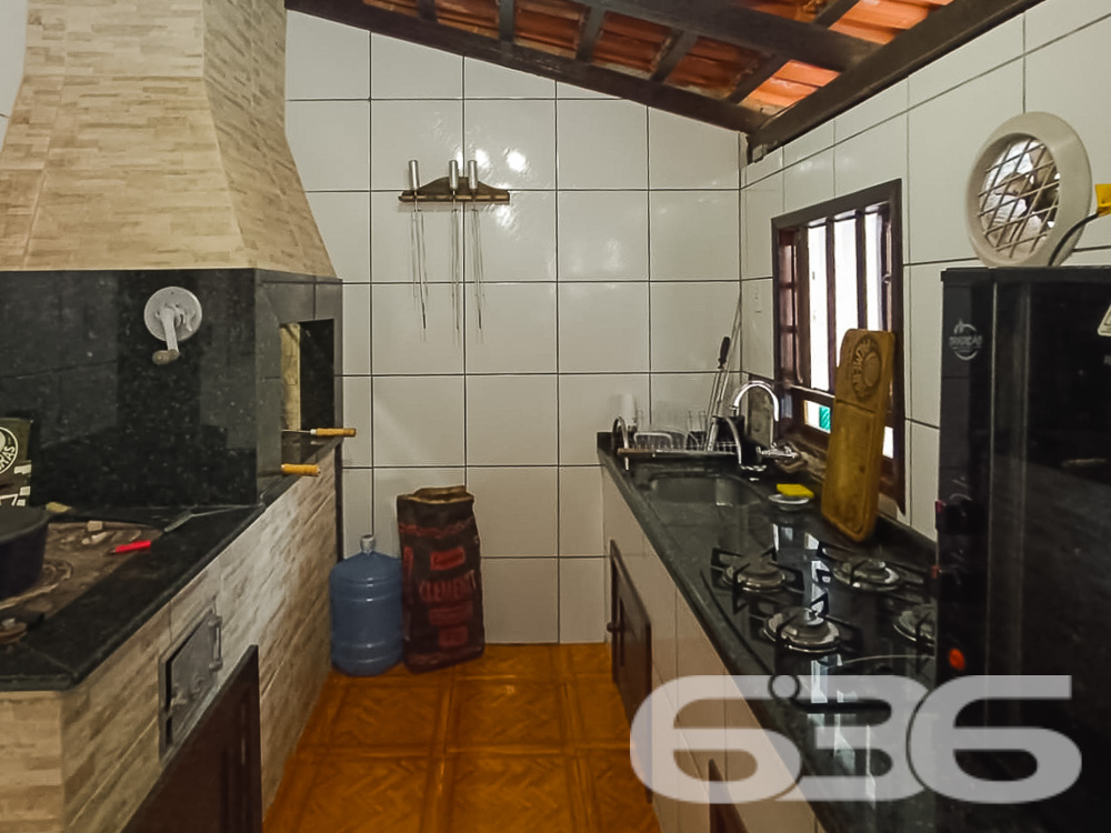 Descubra o lar dos seus sonhos em Joinville, no bairro Itaum. Esta residência padrão térrea, oferece 247,09 m² de área construída, proporcionando espaço e conforto para toda a família.
Ao entrar, você será recebido por uma sala de estar acolhedora, seguida de uma sala íntima ideal para momentos de relaxamento. A cozinha espaçosa, pronta para preparar suas refeições favoritas. Destaca-se pela sua funcionalidade e pelo acesso direto à área de festas, onde um fogão a lenha e uma churrasqueira convidam para momentos memoráveis ao lado de amigos e familiares.
A residência é composta por quatro dormitórios aconchegantes, uma suíte com closet, oferecendo um refúgio privativo e confortável. Todos os quartos estão bem iluminados e ventilados, criando um ambiente tranquilo e acolhedor.
Externamente, a propriedade é um verdadeiro oásis, com um jardim encantador, uma piscina que promete ser o centro das atenções durante os meses mais quentes, e uma edícula com lavanderia, banheiro adicional, e espaços que podem ser adaptados para quarto ou cozinha extra.
Esta casa também é equipada com portão eletrônico e sistema de câmeras, proporcionando segurança e privacidade para sua família. Localizada em uma rua pavimentada e com fácil acesso a vias principais, a propriedade está próxima a escolas, hospitais, shopping centers e todos os serviços públicos essenciais, garantindo conveniência para o seu dia a dia.
Em suma, esta residência não é apenas um imóvel, mas um lar repleto de potencial para criar memórias duradouras. Se você está buscando uma casa que combina conforto, segurança e uma localização excelente, esta é uma oportunidade imperdível. Venha conhecer e deixe-se encantar por cada detalhe!
636 Negócios Imobiliários, mais de 30 anos de experiência transformando sonhos em realidade.
636 NEGÓCIOS IMOBILIÁRIOS: A SUA MELHOR ESCOLHA
Com mais de 30 anos de experiência, a 636 Negócios Imobiliários é sua parceira ideal para encontrar o imóvel perfeito. Estamos prontos para ajudá-lo a fazer deste imóvel o seu novo lar.
Telefone: (47) 3451-0636
WhatsApp: (47) 99190-0636
Não perca esta oportunidade única. Visite nosso site para mais informações: i636.com.br