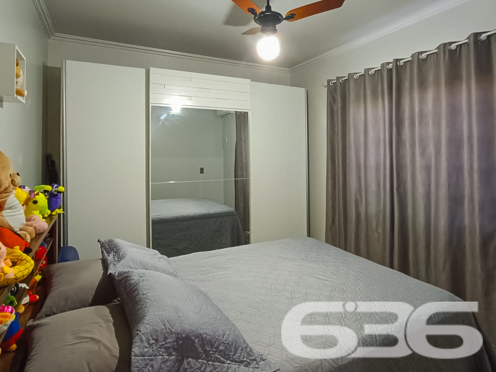 Descubra o lar dos seus sonhos em Joinville, no bairro Itaum. Esta residência padrão térrea, oferece 247,09 m² de área construída, proporcionando espaço e conforto para toda a família.
Ao entrar, você será recebido por uma sala de estar acolhedora, seguida de uma sala íntima ideal para momentos de relaxamento. A cozinha espaçosa, pronta para preparar suas refeições favoritas. Destaca-se pela sua funcionalidade e pelo acesso direto à área de festas, onde um fogão a lenha e uma churrasqueira convidam para momentos memoráveis ao lado de amigos e familiares.
A residência é composta por quatro dormitórios aconchegantes, uma suíte com closet, oferecendo um refúgio privativo e confortável. Todos os quartos estão bem iluminados e ventilados, criando um ambiente tranquilo e acolhedor.
Externamente, a propriedade é um verdadeiro oásis, com um jardim encantador, uma piscina que promete ser o centro das atenções durante os meses mais quentes, e uma edícula com lavanderia, banheiro adicional, e espaços que podem ser adaptados para quarto ou cozinha extra.
Esta casa também é equipada com portão eletrônico e sistema de câmeras, proporcionando segurança e privacidade para sua família. Localizada em uma rua pavimentada e com fácil acesso a vias principais, a propriedade está próxima a escolas, hospitais, shopping centers e todos os serviços públicos essenciais, garantindo conveniência para o seu dia a dia.
Em suma, esta residência não é apenas um imóvel, mas um lar repleto de potencial para criar memórias duradouras. Se você está buscando uma casa que combina conforto, segurança e uma localização excelente, esta é uma oportunidade imperdível. Venha conhecer e deixe-se encantar por cada detalhe!
636 Negócios Imobiliários, mais de 30 anos de experiência transformando sonhos em realidade.
636 NEGÓCIOS IMOBILIÁRIOS: A SUA MELHOR ESCOLHA
Com mais de 30 anos de experiência, a 636 Negócios Imobiliários é sua parceira ideal para encontrar o imóvel perfeito. Estamos prontos para ajudá-lo a fazer deste imóvel o seu novo lar.
Telefone: (47) 3451-0636
WhatsApp: (47) 99190-0636
Não perca esta oportunidade única. Visite nosso site para mais informações: i636.com.br