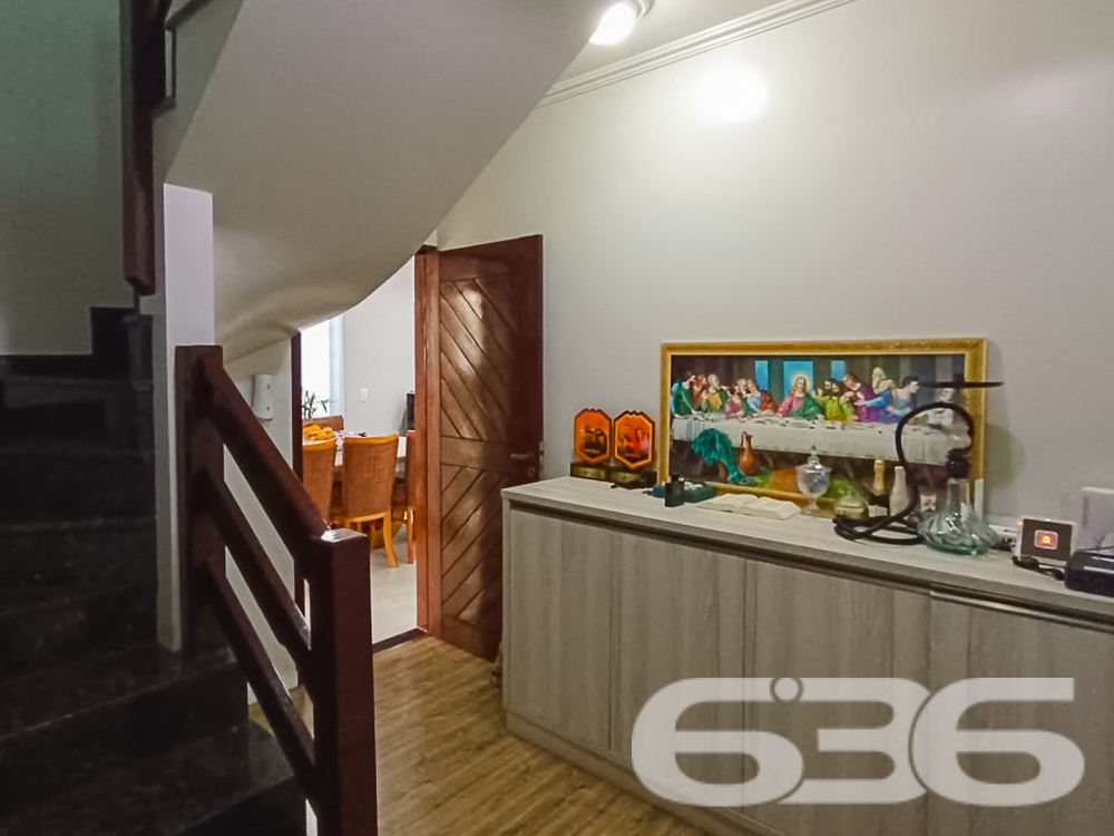 Descubra o lar dos seus sonhos em Joinville, no bairro Itaum. Esta residência padrão térrea, oferece 247,09 m² de área construída, proporcionando espaço e conforto para toda a família.
Ao entrar, você será recebido por uma sala de estar acolhedora, seguida de uma sala íntima ideal para momentos de relaxamento. A cozinha espaçosa, pronta para preparar suas refeições favoritas. Destaca-se pela sua funcionalidade e pelo acesso direto à área de festas, onde um fogão a lenha e uma churrasqueira convidam para momentos memoráveis ao lado de amigos e familiares.
A residência é composta por quatro dormitórios aconchegantes, uma suíte com closet, oferecendo um refúgio privativo e confortável. Todos os quartos estão bem iluminados e ventilados, criando um ambiente tranquilo e acolhedor.
Externamente, a propriedade é um verdadeiro oásis, com um jardim encantador, uma piscina que promete ser o centro das atenções durante os meses mais quentes, e uma edícula com lavanderia, banheiro adicional, e espaços que podem ser adaptados para quarto ou cozinha extra.
Esta casa também é equipada com portão eletrônico e sistema de câmeras, proporcionando segurança e privacidade para sua família. Localizada em uma rua pavimentada e com fácil acesso a vias principais, a propriedade está próxima a escolas, hospitais, shopping centers e todos os serviços públicos essenciais, garantindo conveniência para o seu dia a dia.
Em suma, esta residência não é apenas um imóvel, mas um lar repleto de potencial para criar memórias duradouras. Se você está buscando uma casa que combina conforto, segurança e uma localização excelente, esta é uma oportunidade imperdível. Venha conhecer e deixe-se encantar por cada detalhe!
636 Negócios Imobiliários, mais de 30 anos de experiência transformando sonhos em realidade.
636 NEGÓCIOS IMOBILIÁRIOS: A SUA MELHOR ESCOLHA
Com mais de 30 anos de experiência, a 636 Negócios Imobiliários é sua parceira ideal para encontrar o imóvel perfeito. Estamos prontos para ajudá-lo a fazer deste imóvel o seu novo lar.
Telefone: (47) 3451-0636
WhatsApp: (47) 99190-0636
Não perca esta oportunidade única. Visite nosso site para mais informações: i636.com.br
