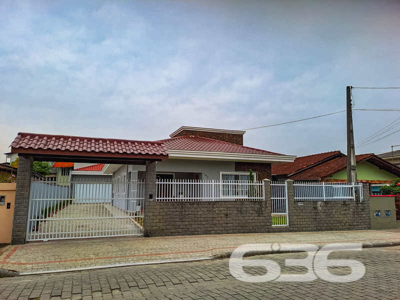 Casa à venda no Itaum, Joinville | 3 quartos, send