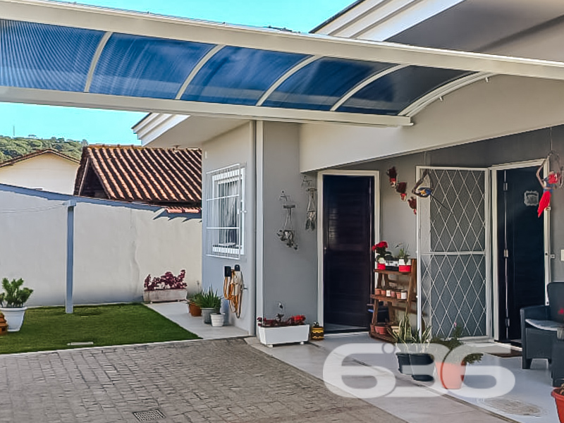 Casa à venda no Itaum, Joinville | 3 quartos, send