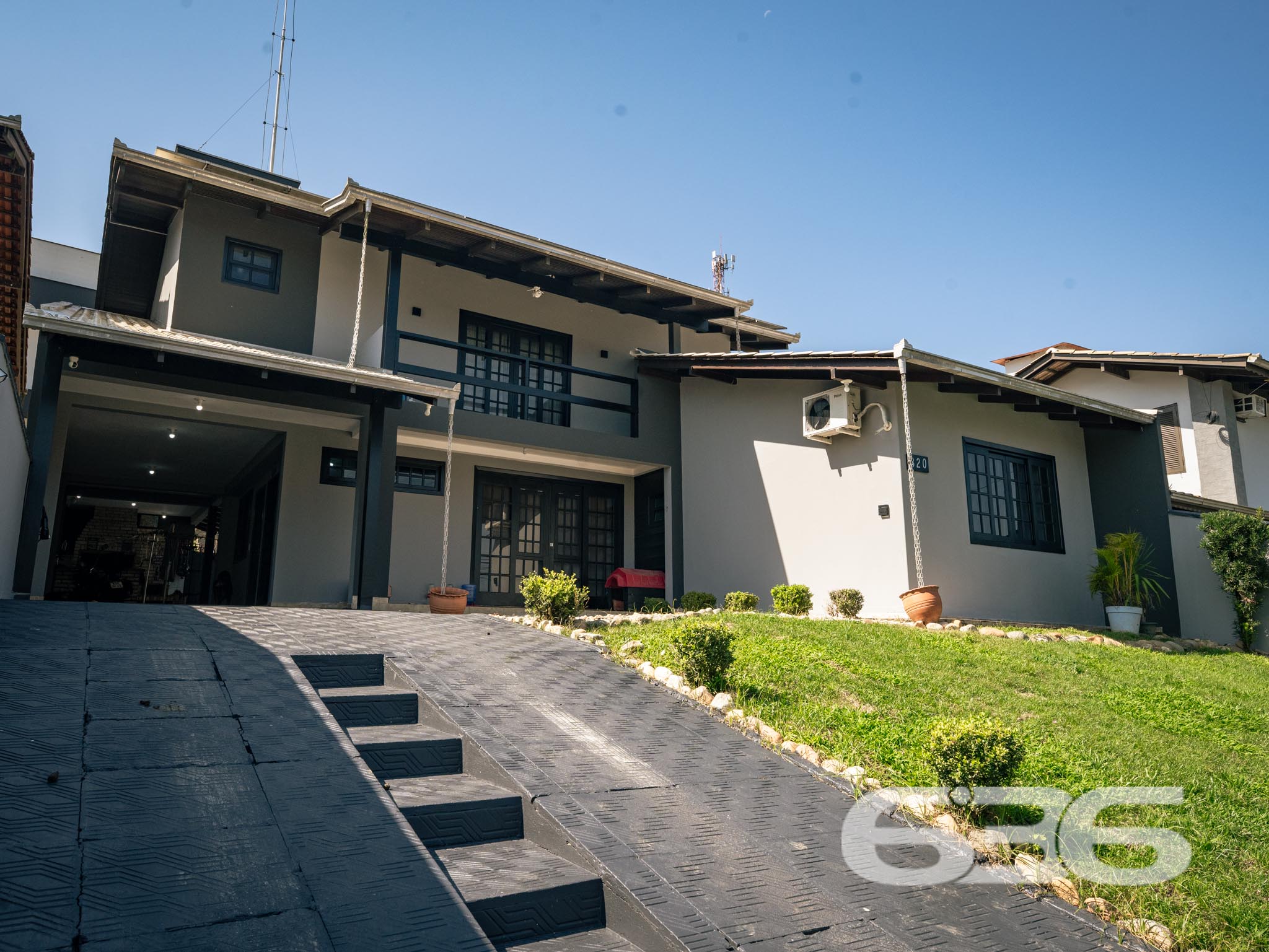 **Se você procura apenas uma casa com 4 quartos, e