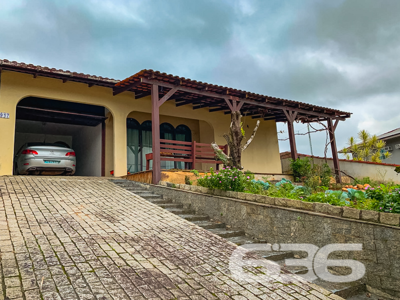 Casa à venda no Itaum, Joinville | 4 quartos, send
